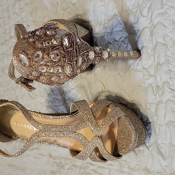 Gianni Bini size 8.5 Embellished Heels NWOT - Picture 2 of 4